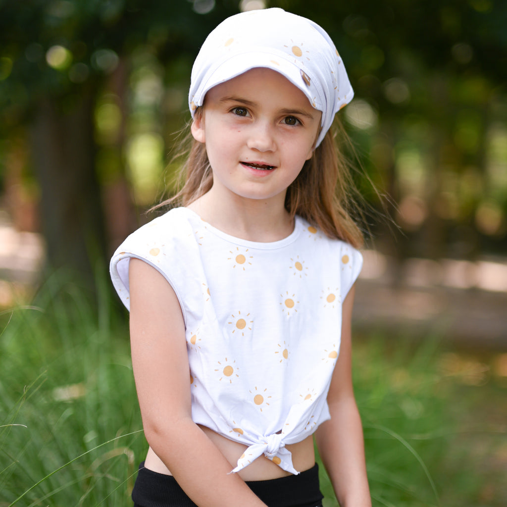 bílý bavlněný crop top s potiskem sluníček