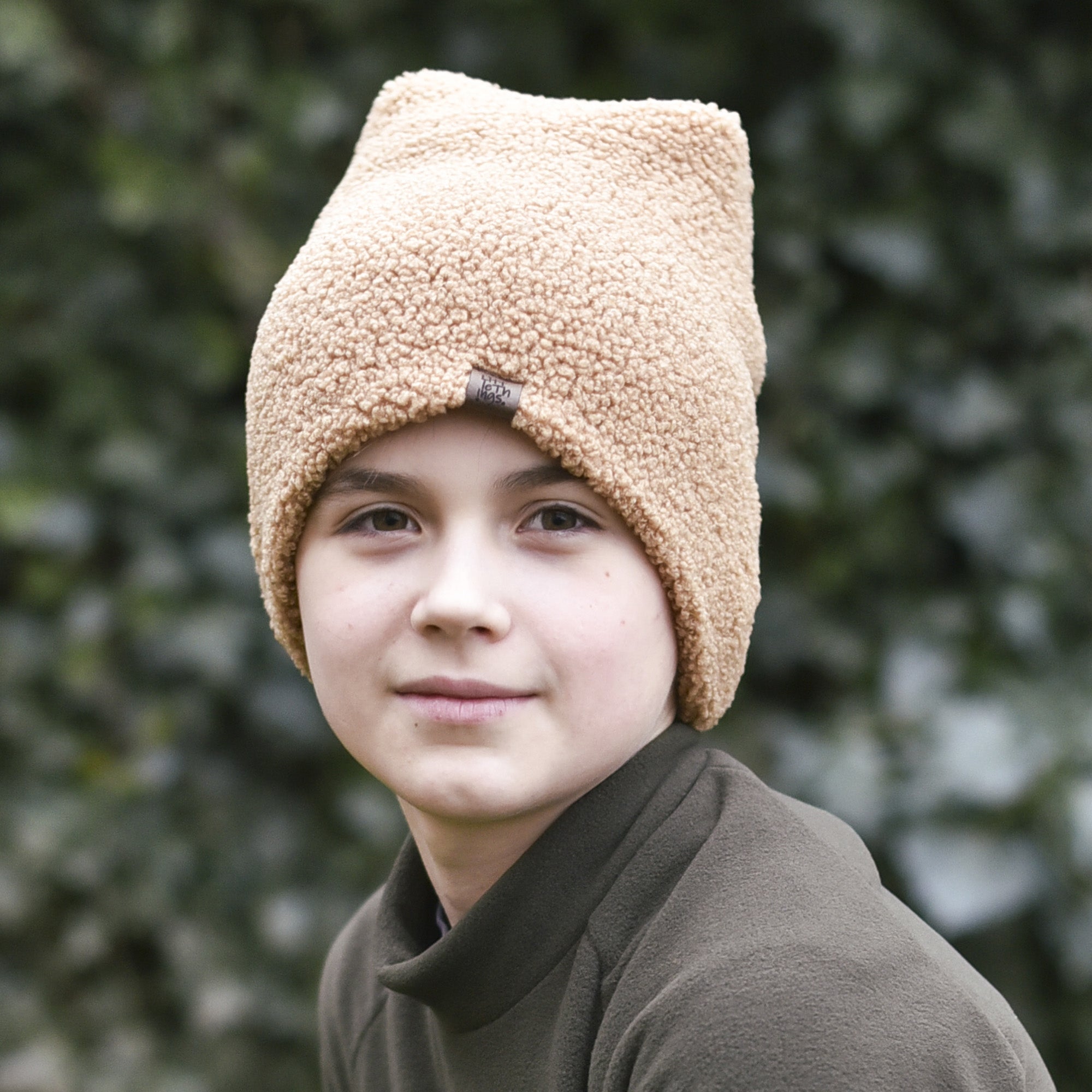camel teddy čepice trpasličího střihu