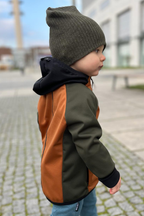 khaki-skořicová softshellová bunda s kapucí