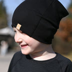 letní černá čepička z modalu