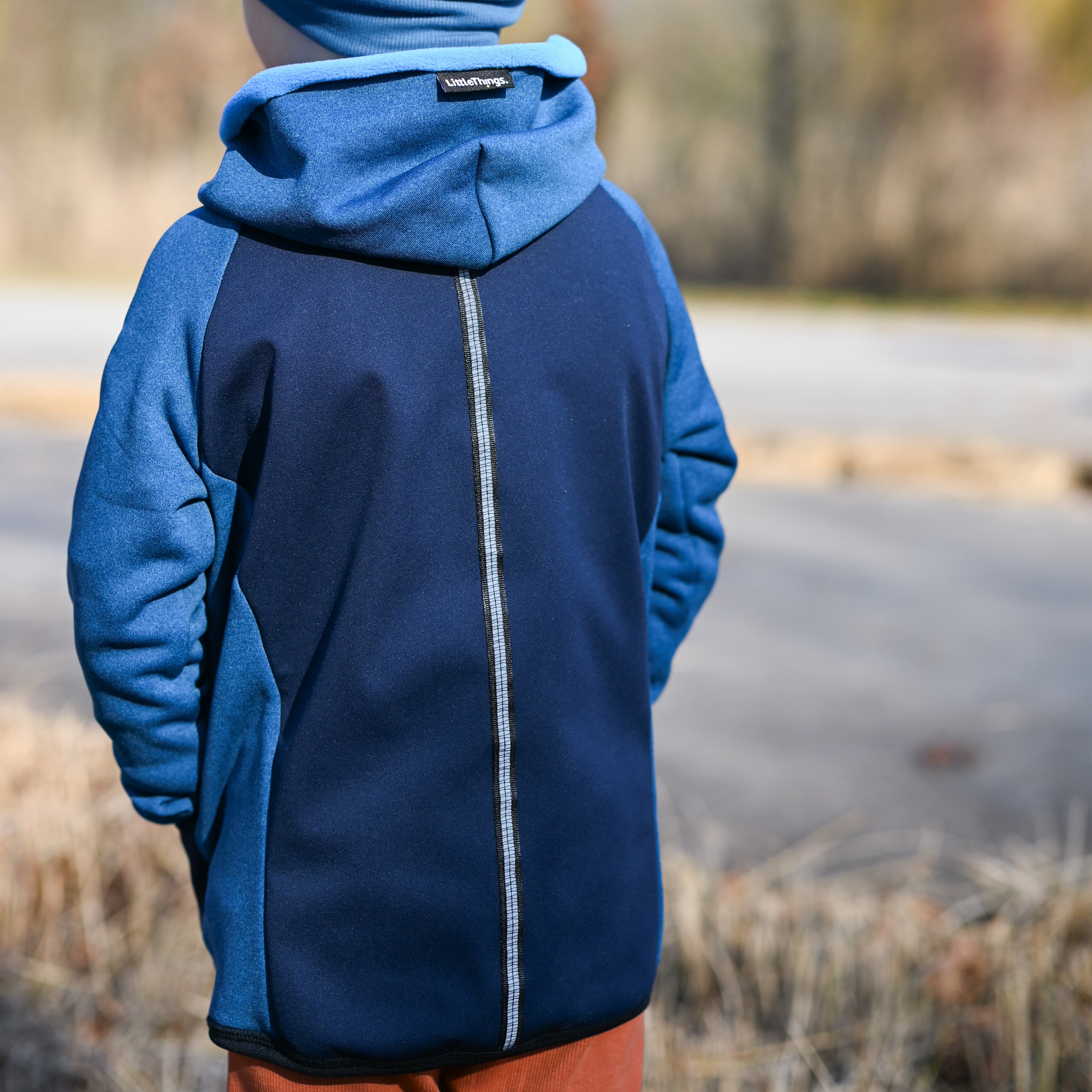 modrá softshellovo-tecnostretchová mikina se širokým límcem