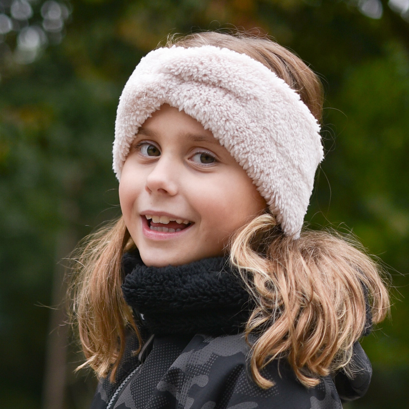 růžová hřejivá čelenka