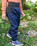 tmavě modré rostoucí softshellové kalhoty